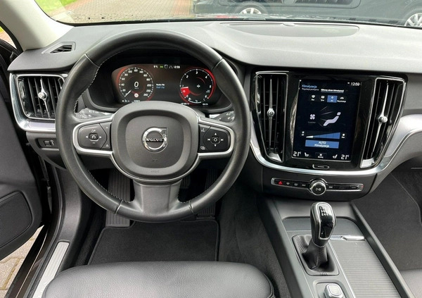 Volvo V60 cena 75900 przebieg: 233900, rok produkcji 2019 z Działdowo małe 466